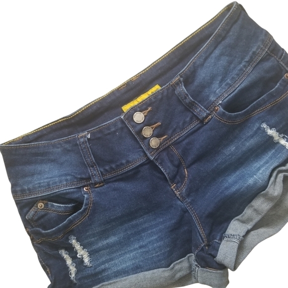 YMI Wannabettabutt? Size 9 Distressed Cuffed Dark Wash Mid Rise Jeans Shorts. - Picture 5 of 7
